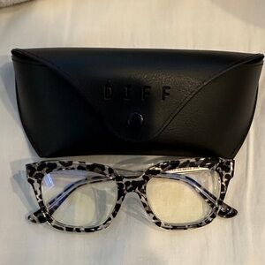 DIFF Leopard Print Blue Light Glasses with Case